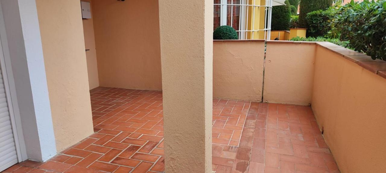 Appartement Empuriabrava Exteriör bild